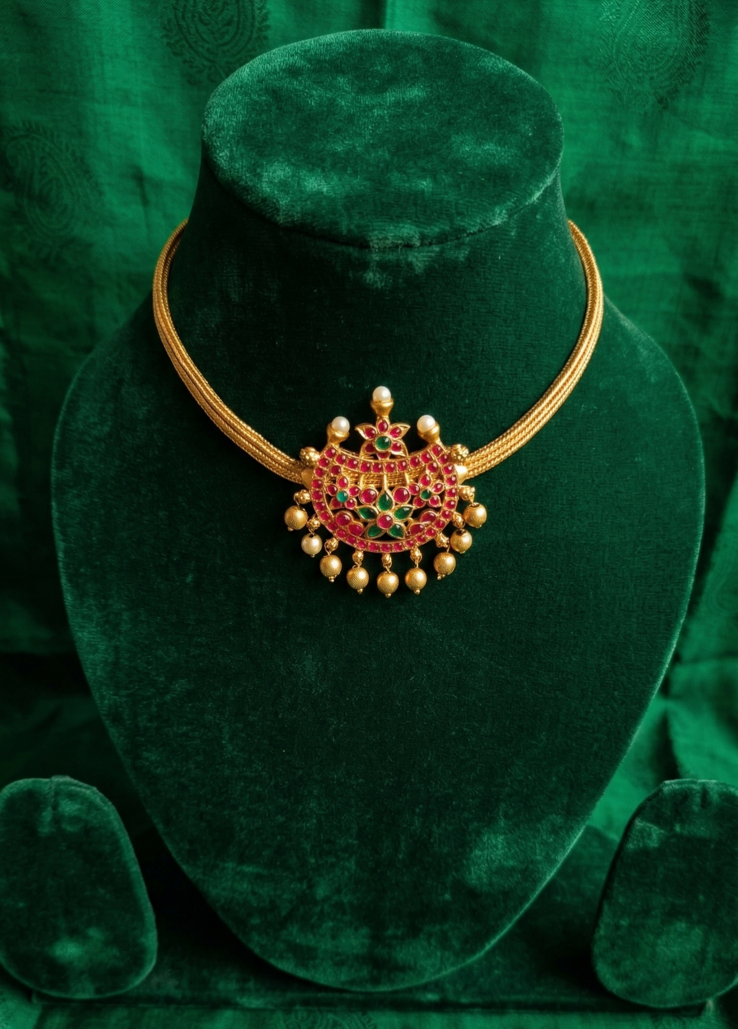 Temple Design Chocker with Pendant and Earrings