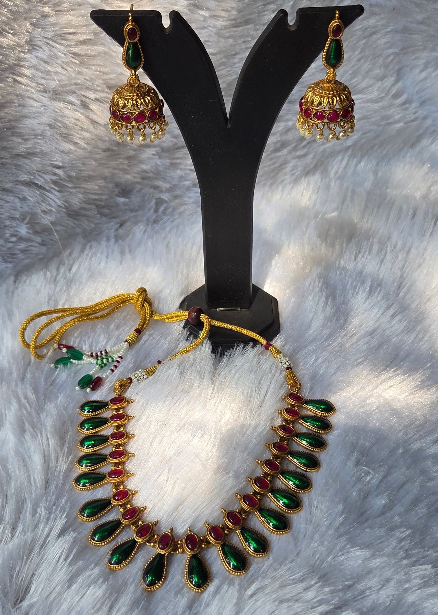 Mini Palakka Chocker with Earrings