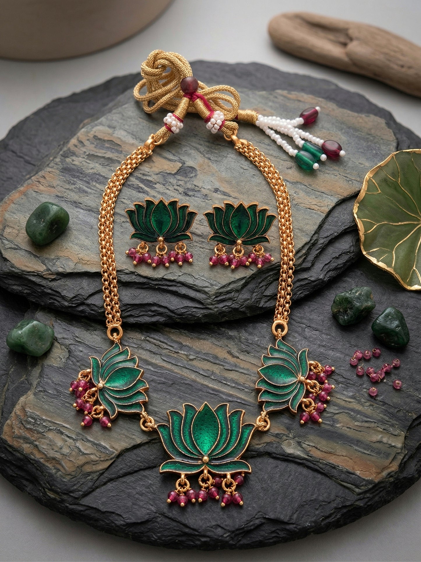 Lotus Chocker with Earrings