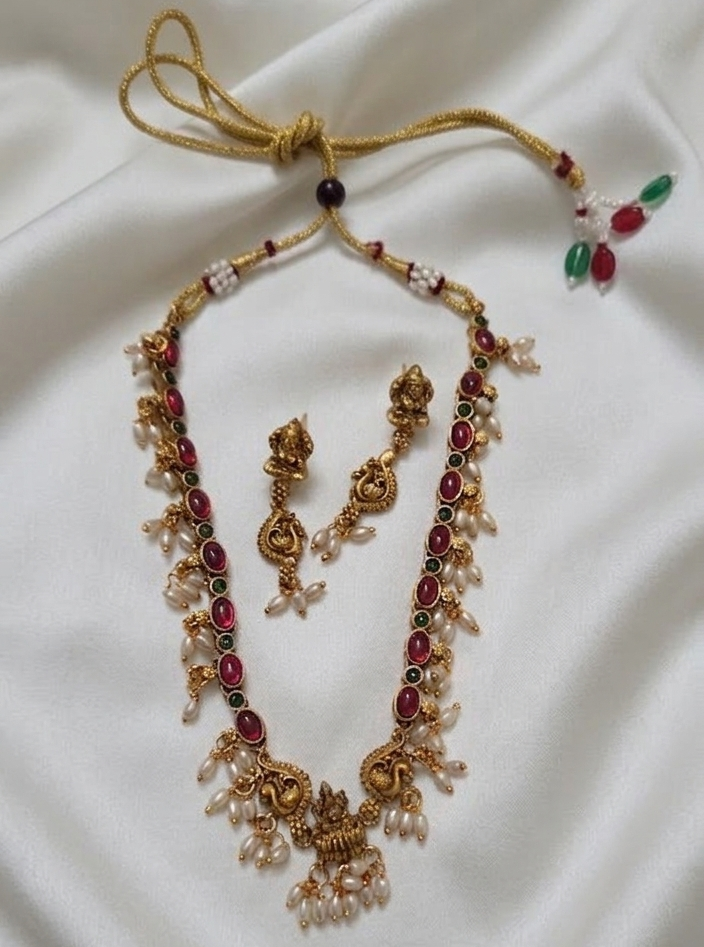 Lakshmi Cluster Pearl Necklace with Earrings