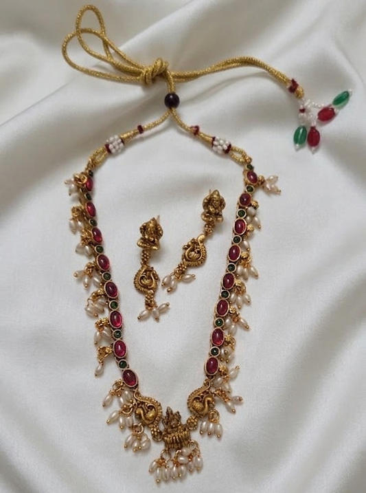 Lakshmi Cluster Pearl Necklace with Earrings