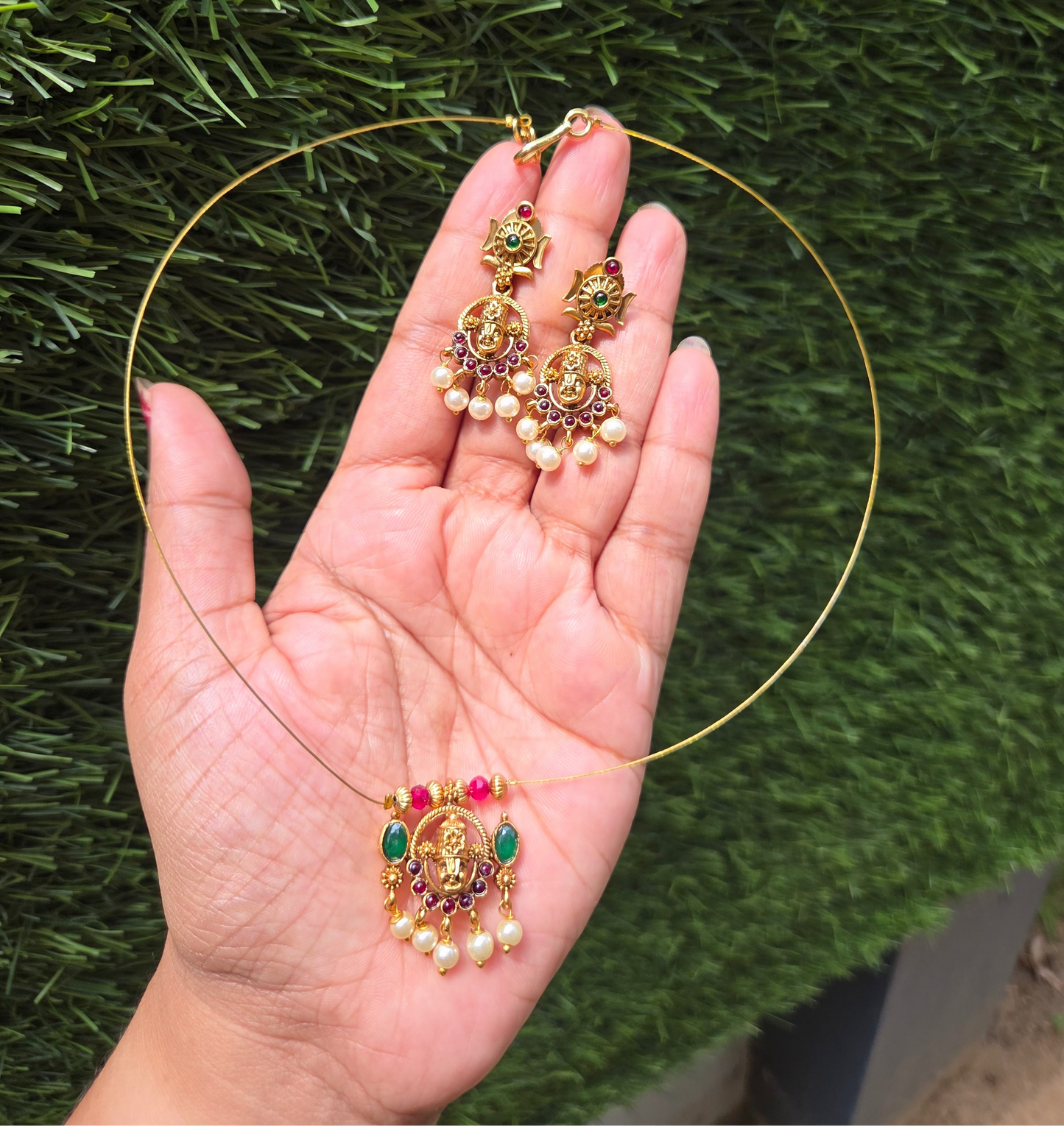 Invisible Chain with Pendant and Earrings
