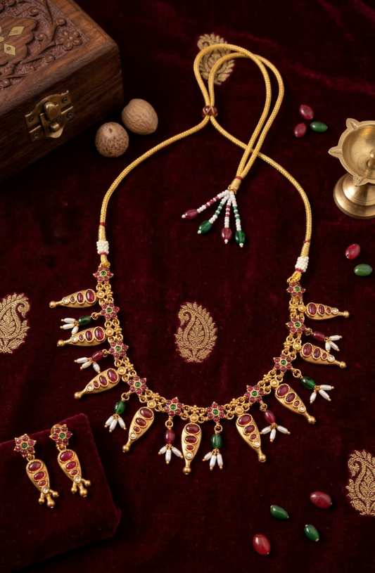 Petal Kemp Necklace with Earrings