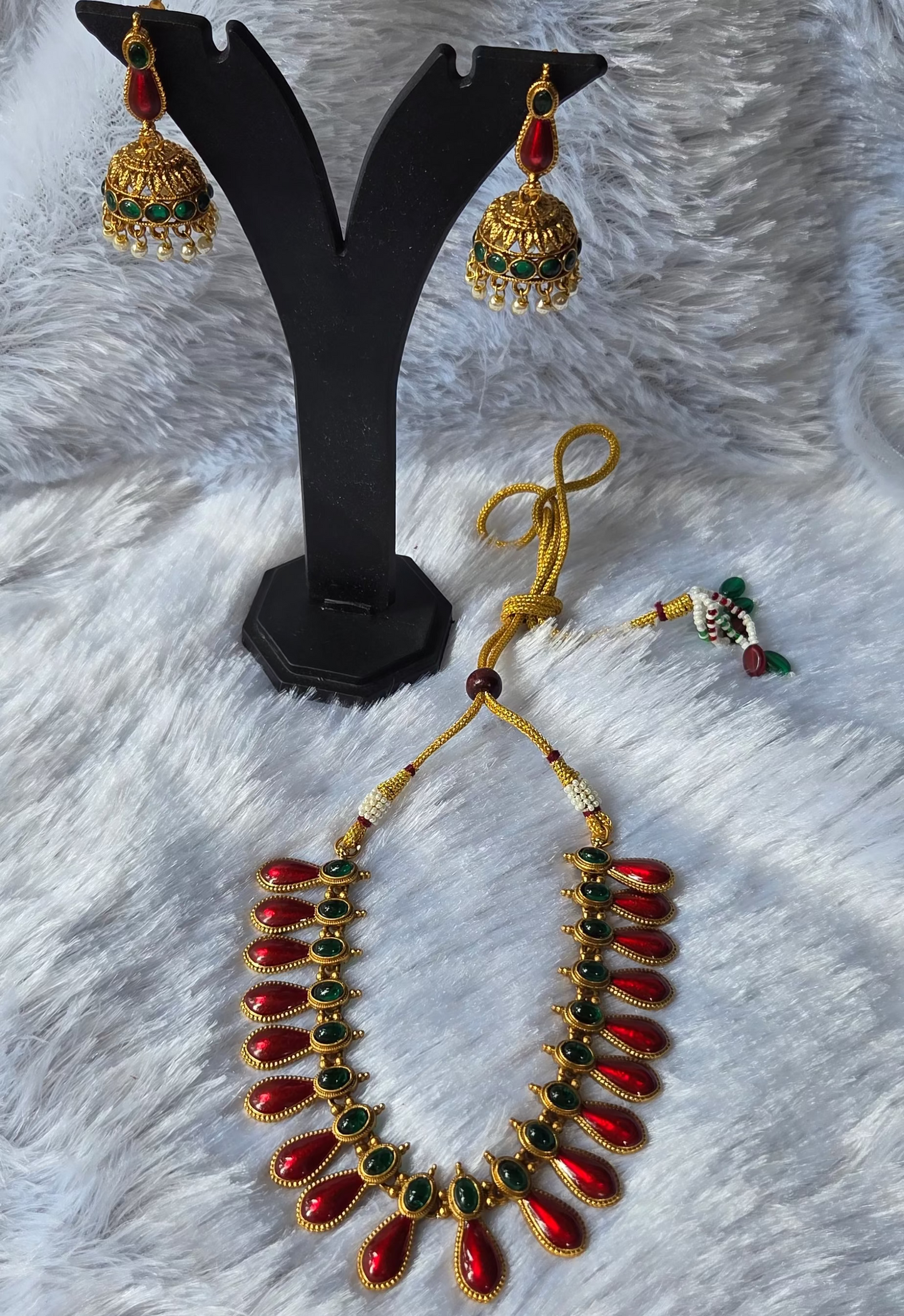 Mini Palakka Chocker with Earrings