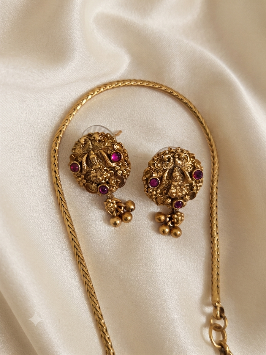 Lakshmi Emerald Enamel Pendant Chain with Earrings